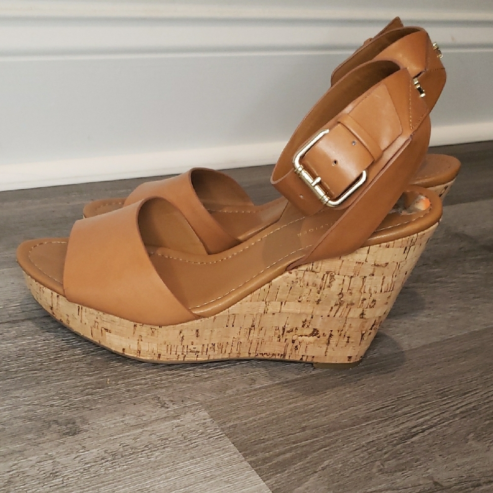 Tommy Hilfiger Tan Wedge Sandals - Picture 10 of 12